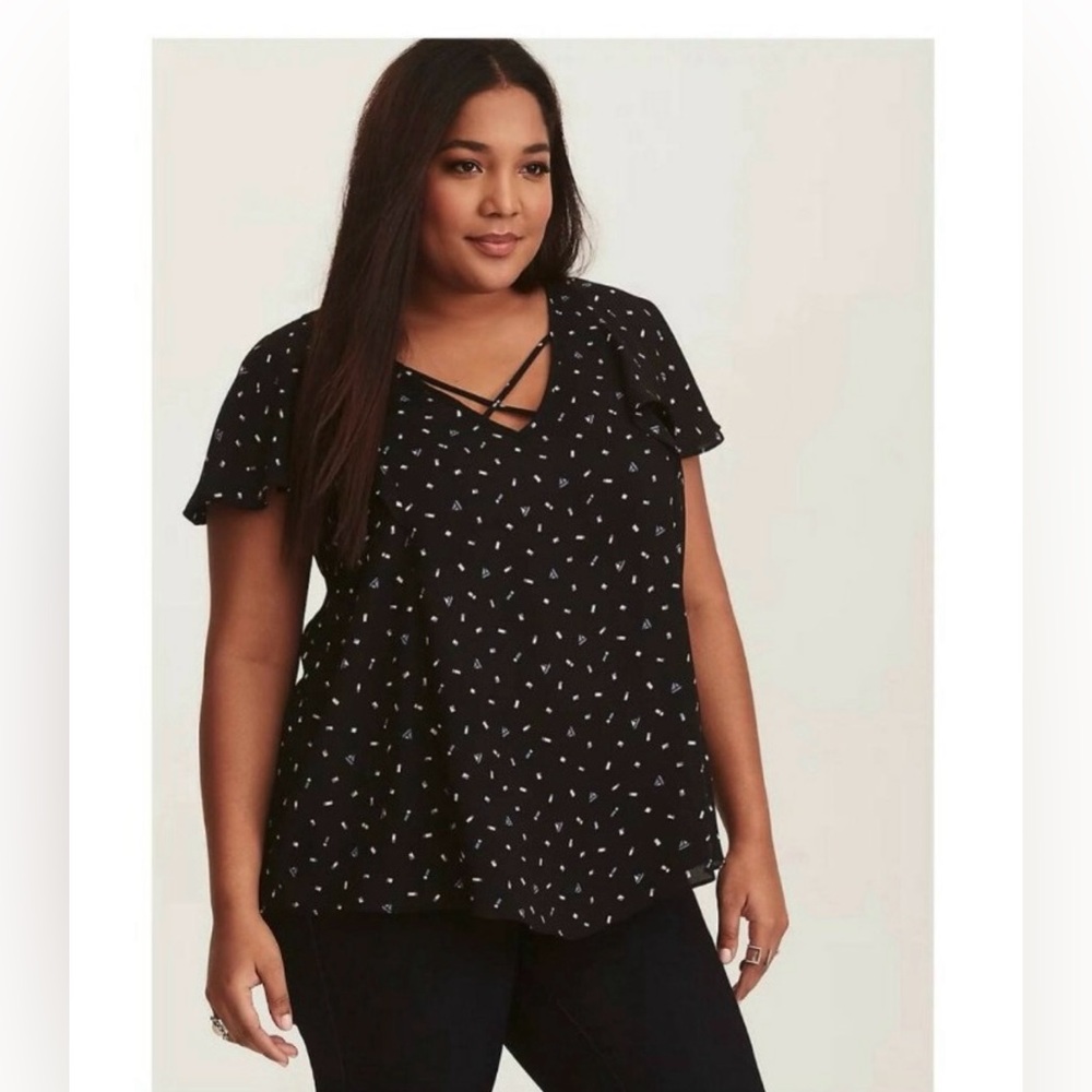 NWOT Torrid 1X Chiffon Blouse Short Sleeve Criss Cross V-Neck with Print